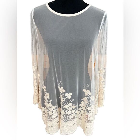 UltraFlirt ivory mesh long bell sleeve top with scalloped embroidered trim sz M - Picture 1 of 7